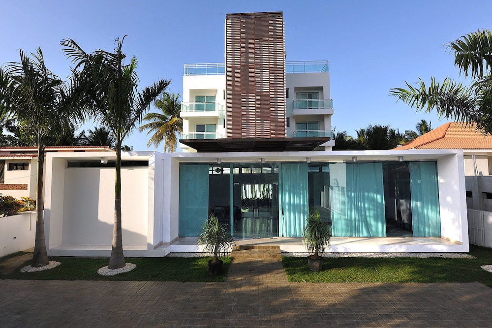 WATERMARK LUXURY OCEANFRONT ALL SUITE HOTEL 3/56