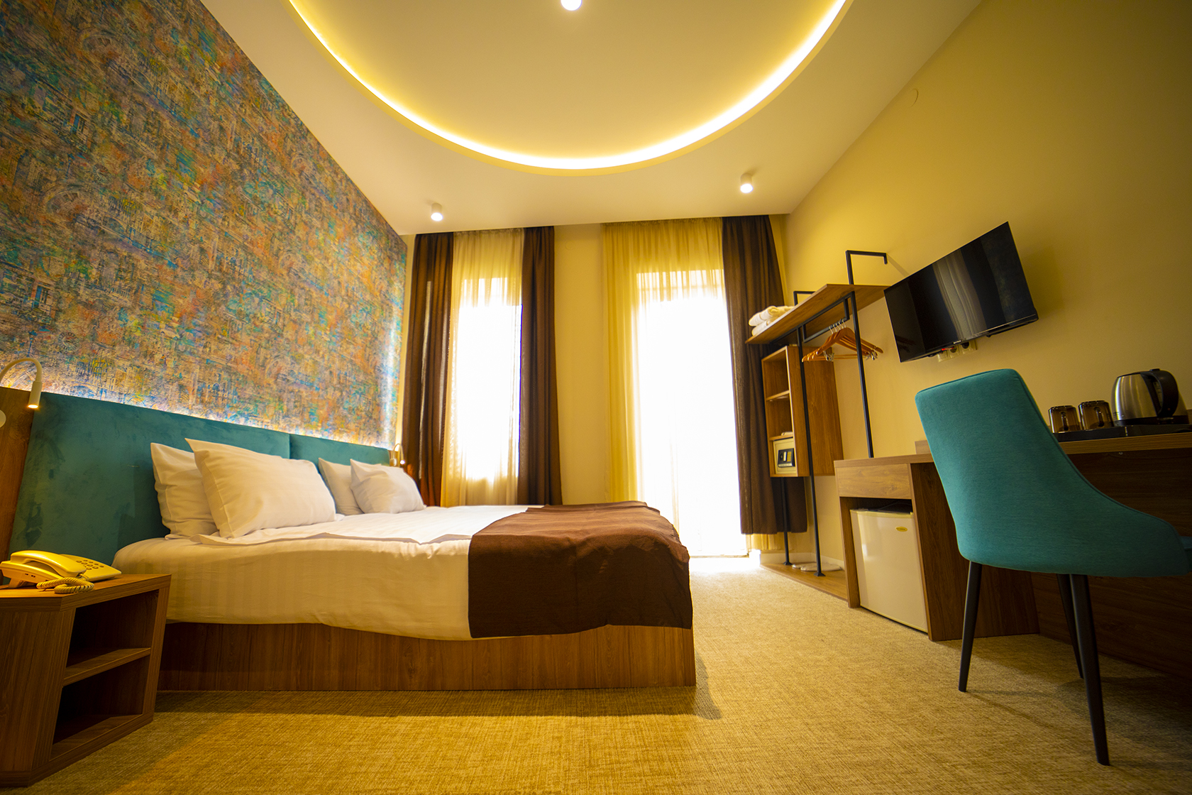 SUPERIOR, DOUBLE OR TWIN BED