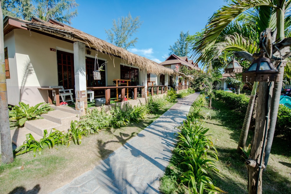 Banana Beach Resort 26/34
