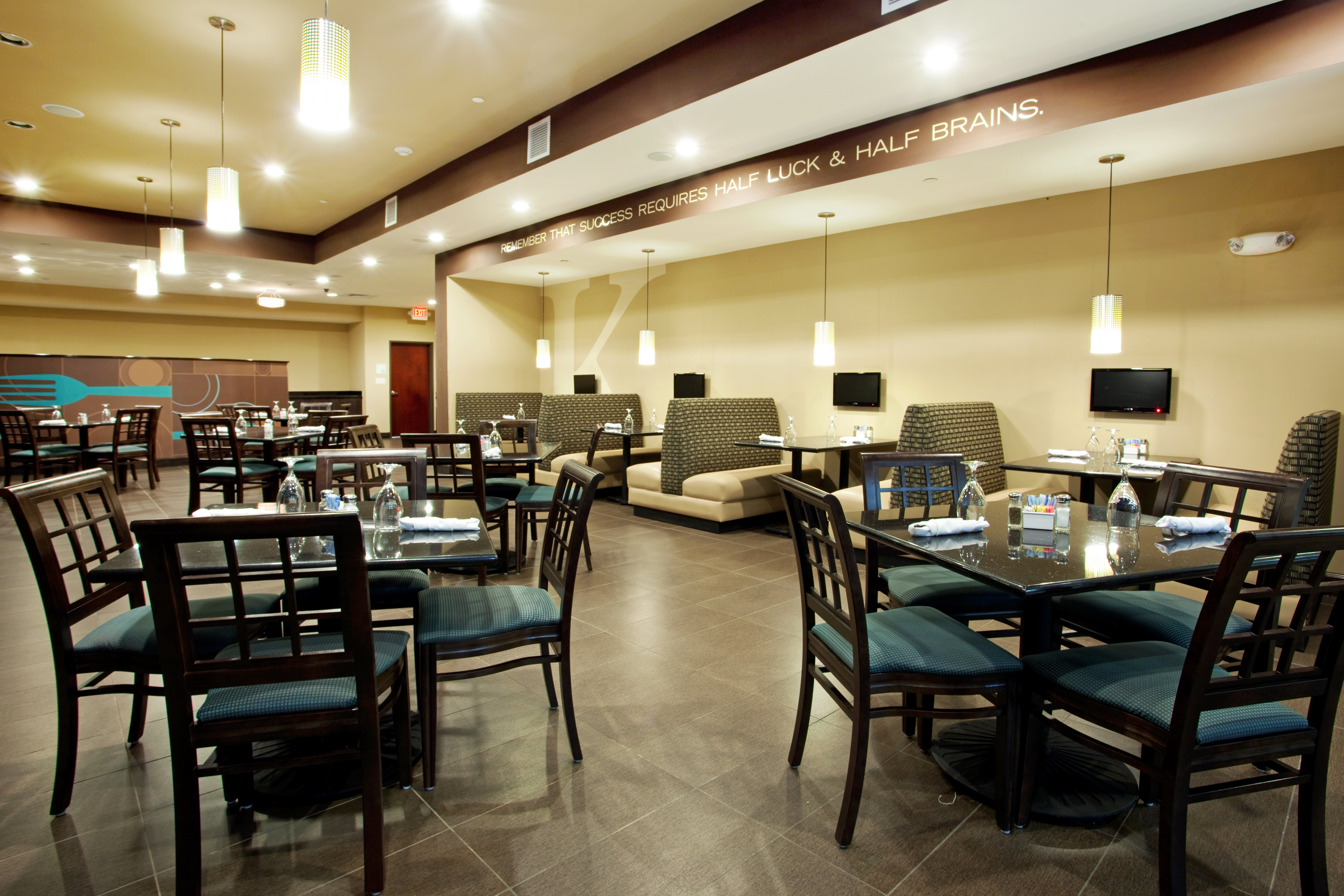 HOLIDAY INN HAMMOND 30/48