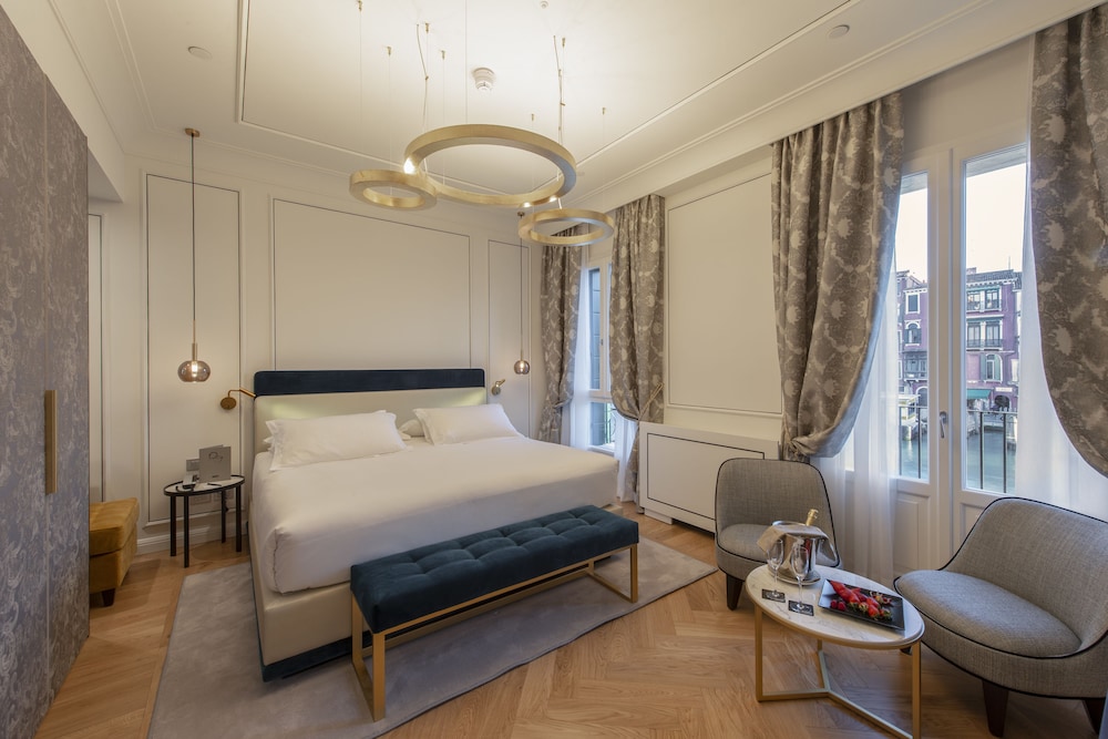 GRAND, CANAL, SUITE