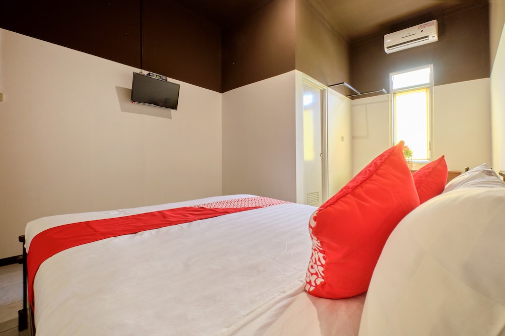 OYO 2519 Mayang Garini 13/27