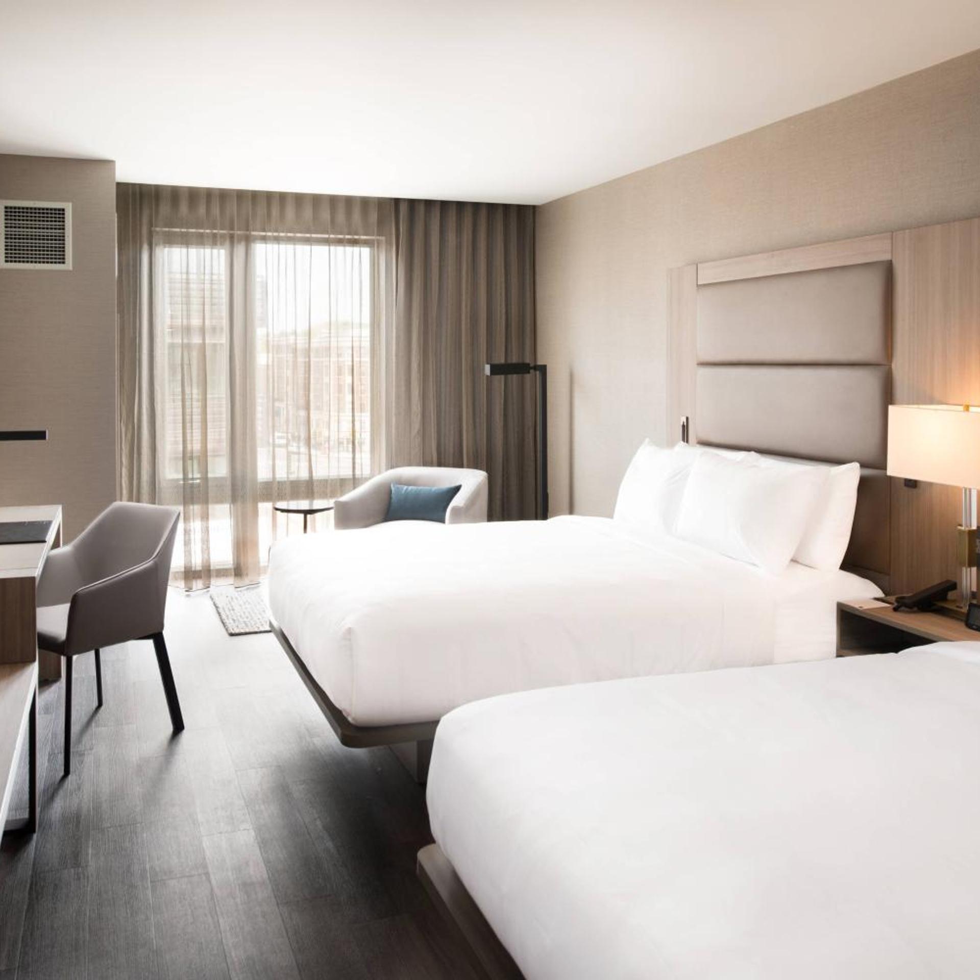Room, 2 Queen Beds, Bathtub, Accessible