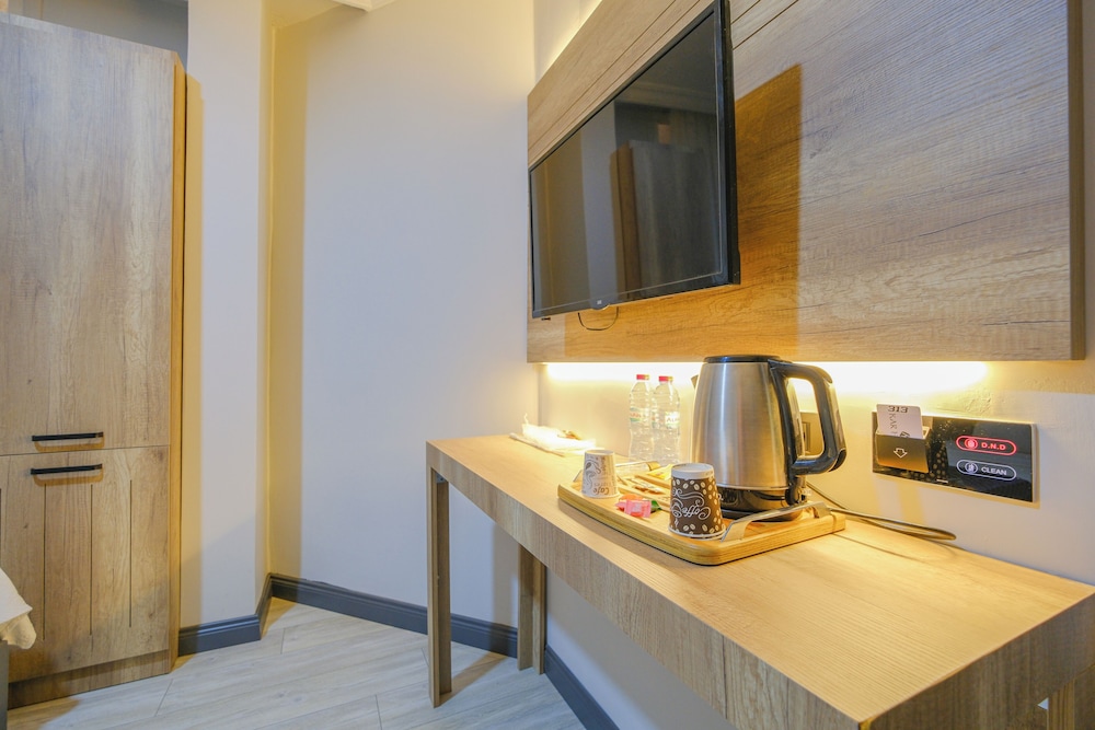 Kar Hotel 8/50