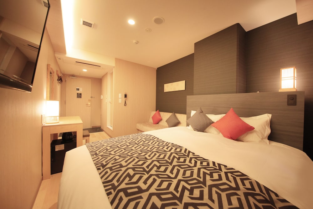 غرفة سوبيريور بسرير كوين مع سرير إضافي للمدخنين، Centurion Hotel Classic Nara 2/6