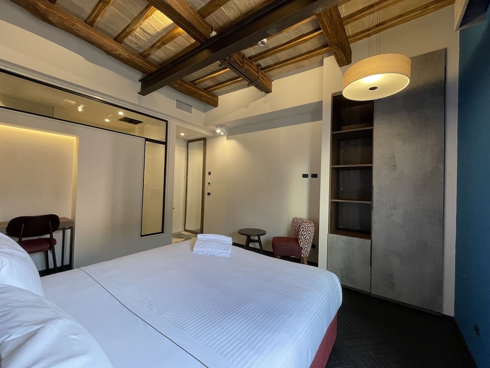 Passpartout Boutique Palace 5/48