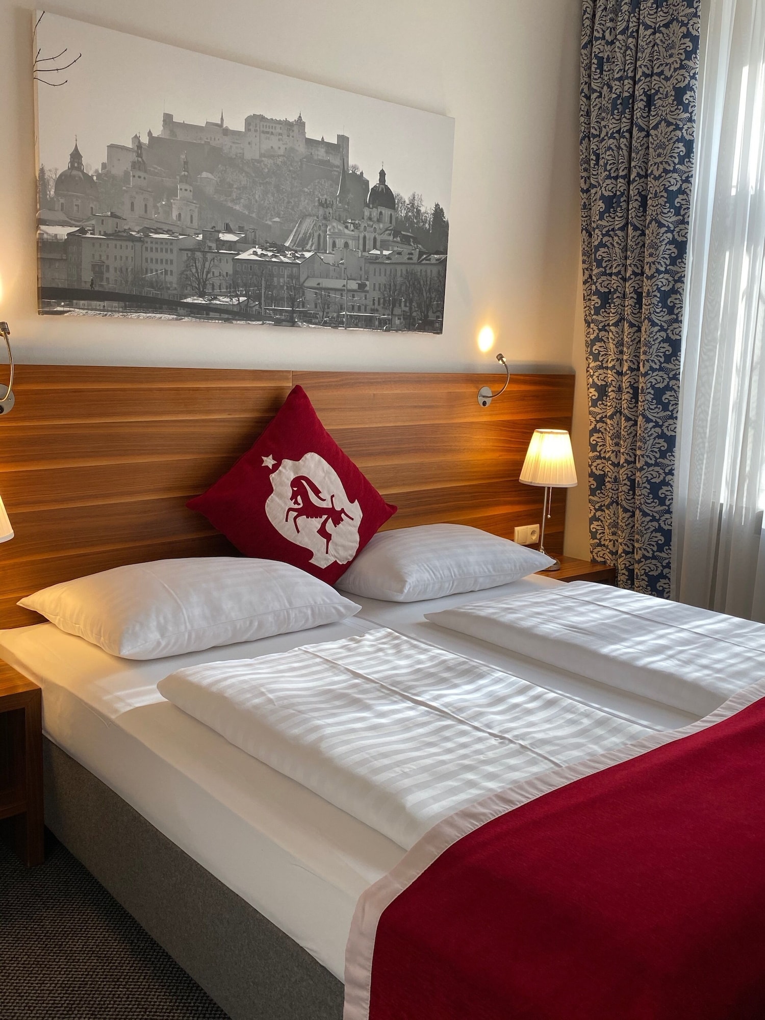 ROOM, SINGLE, SINGLE BED
