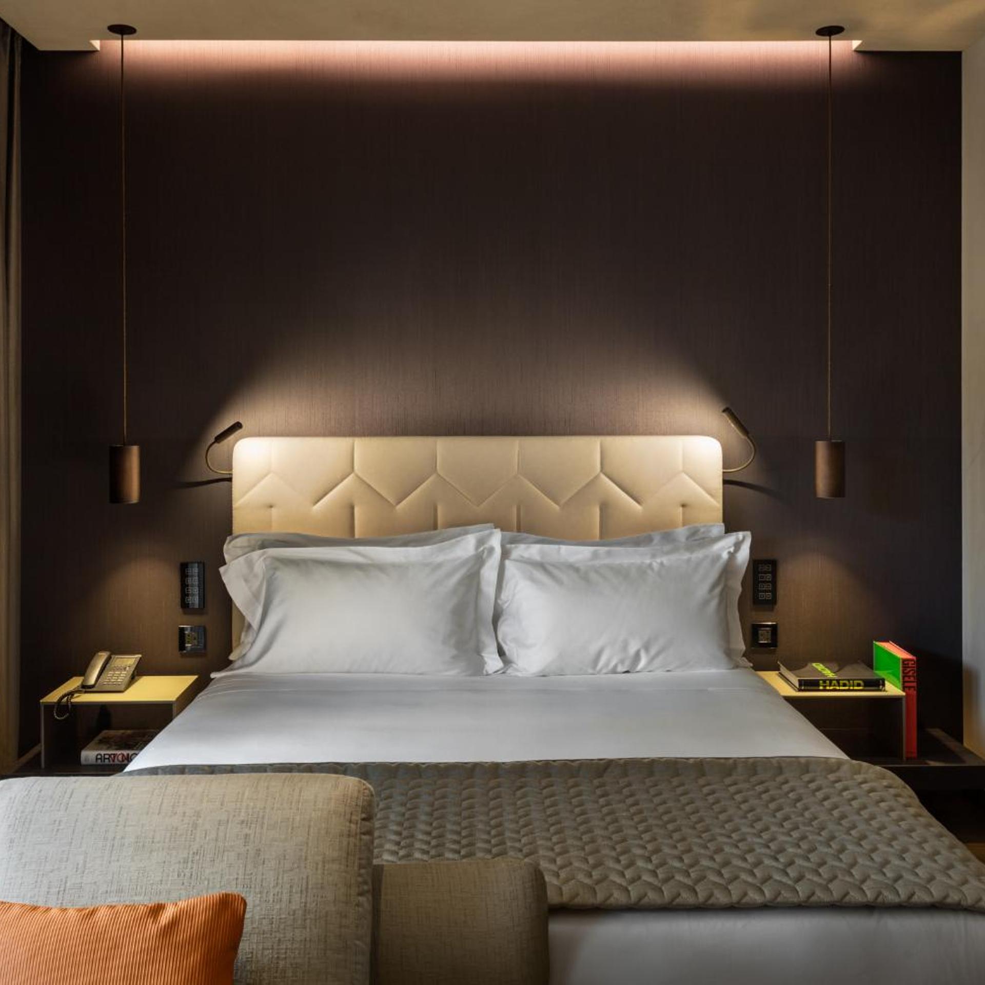 غرفة ديلوكس بسرير مزدوج بشرفة، HOTEL VIU MILAN 3/8