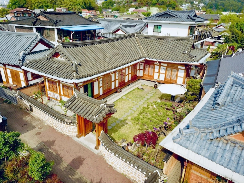 Hanok Hyeyum 4/50