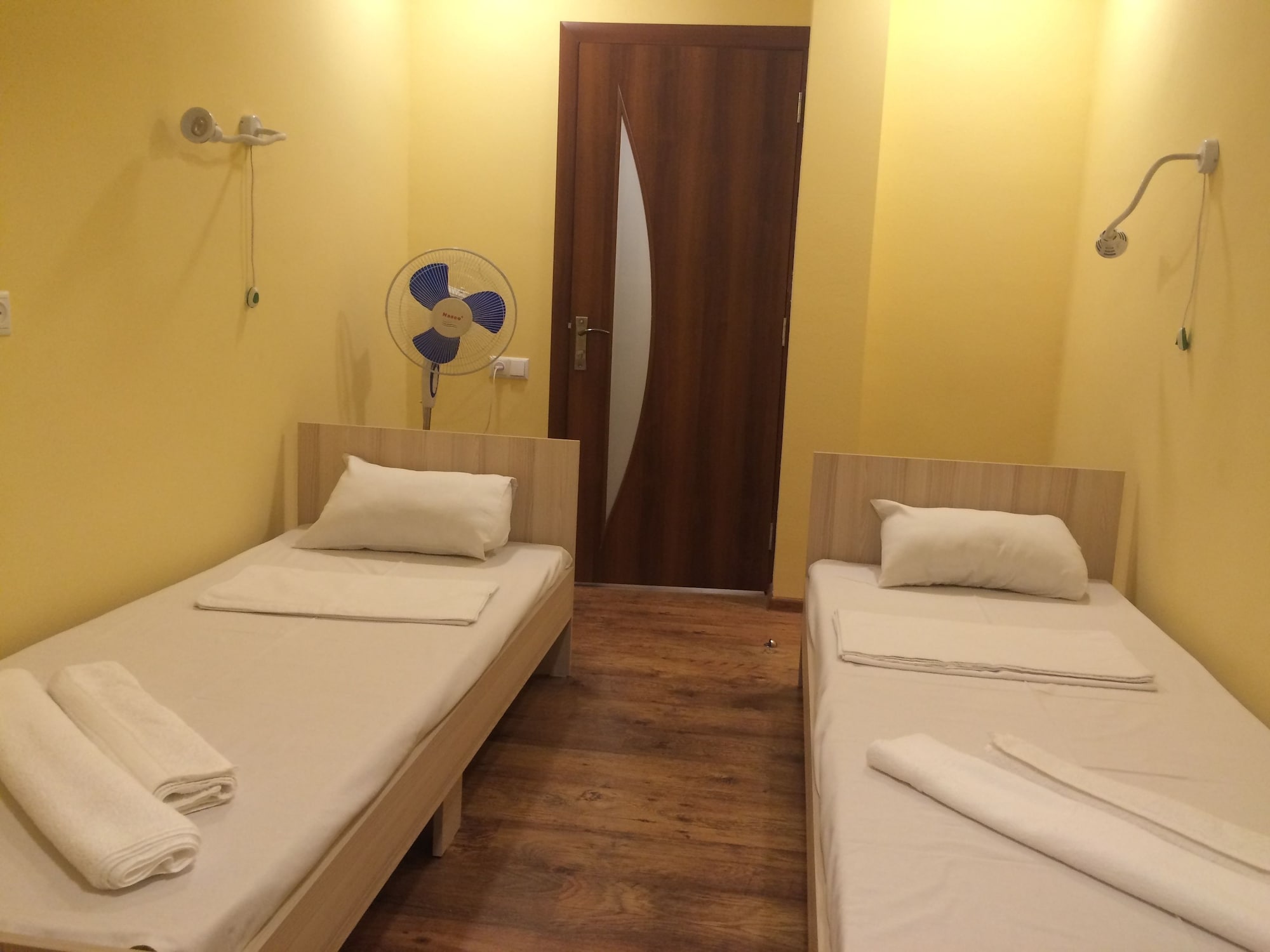 1 BEDROOM, MIXED DORM, ECONOMY, 2 BEDS