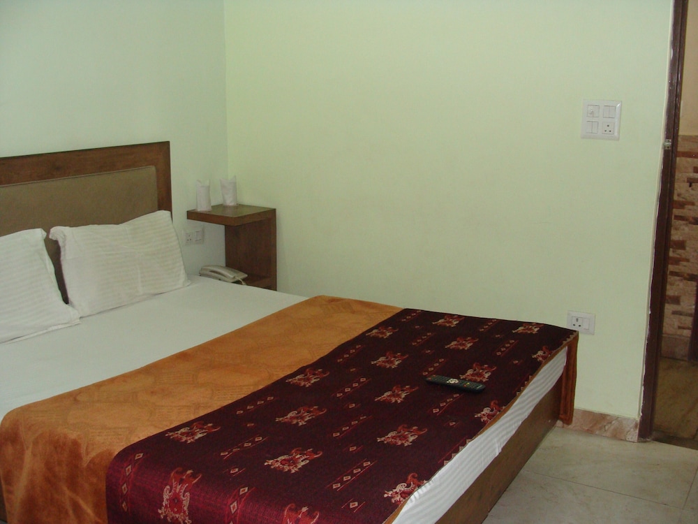 Hotel Abhinandan Grand 5/34