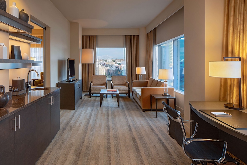 Hyatt At Olive 8 60/69