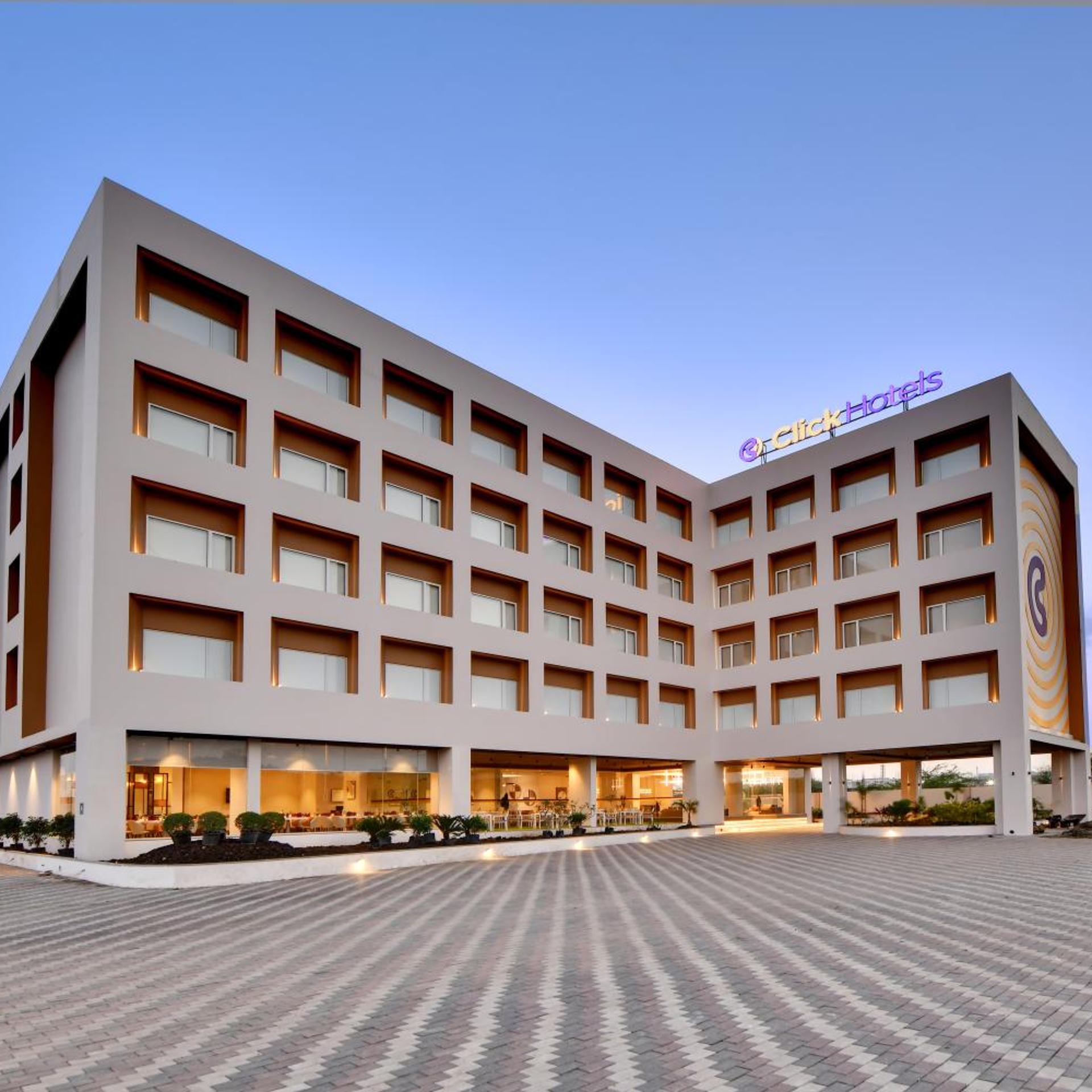Click Hotel Pithampur 2/33