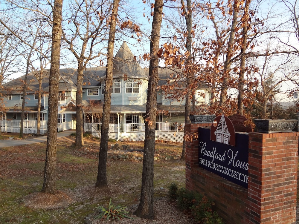 Bradford House Bed & Breakfast 52/54