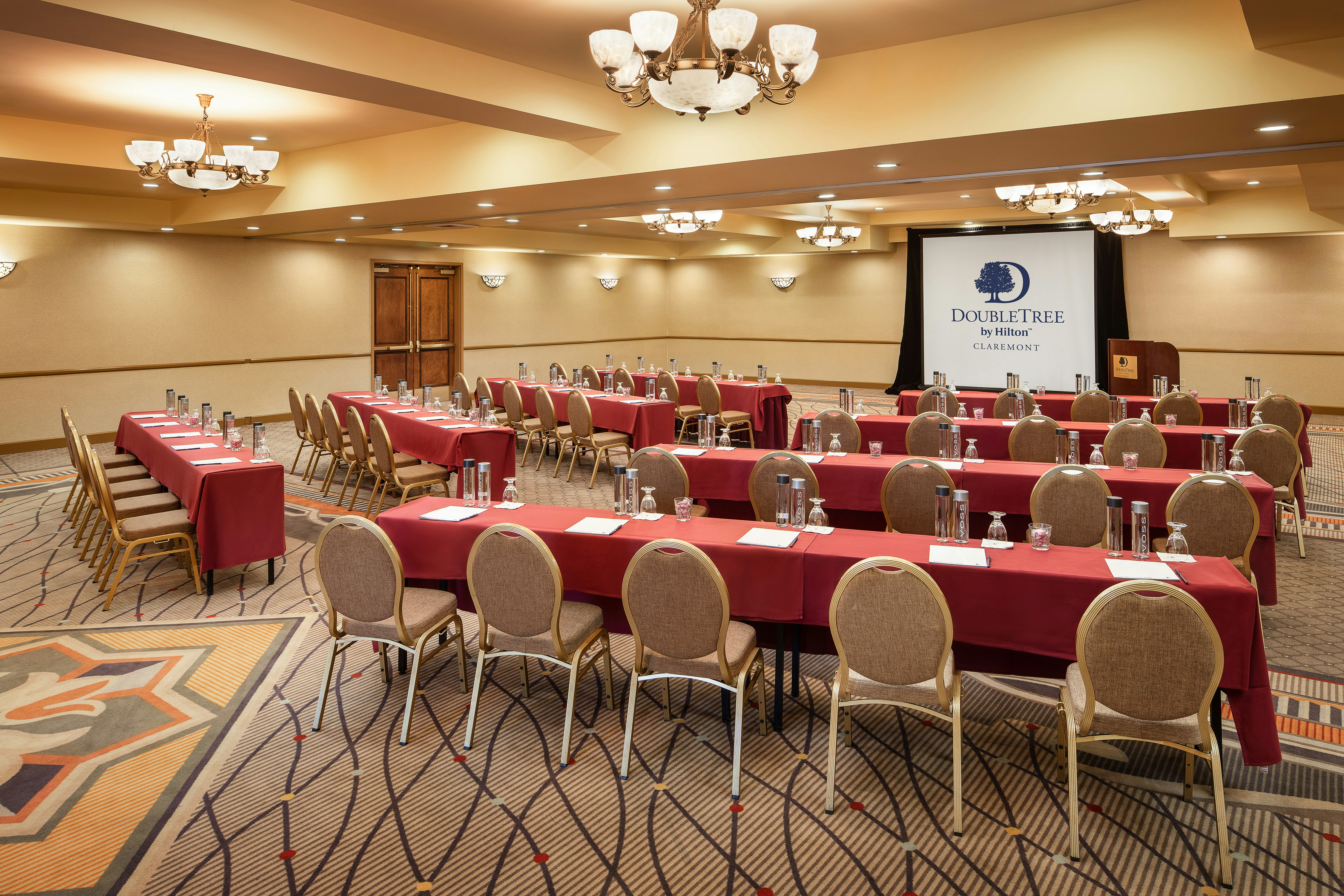 Doubletree By Hilton Claremont 43/58