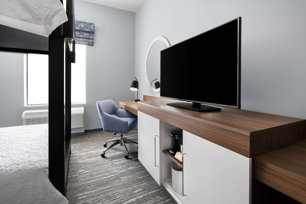 Hampton Inn & Suites Bridgeview Chicago 35/41