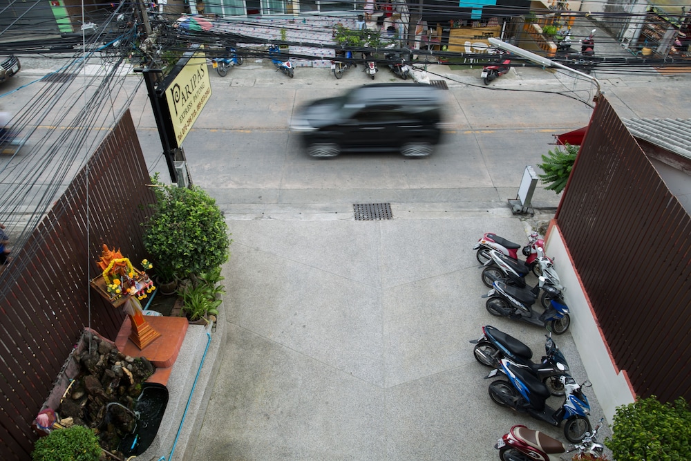 Paripas Express Hotel Patong 32/35