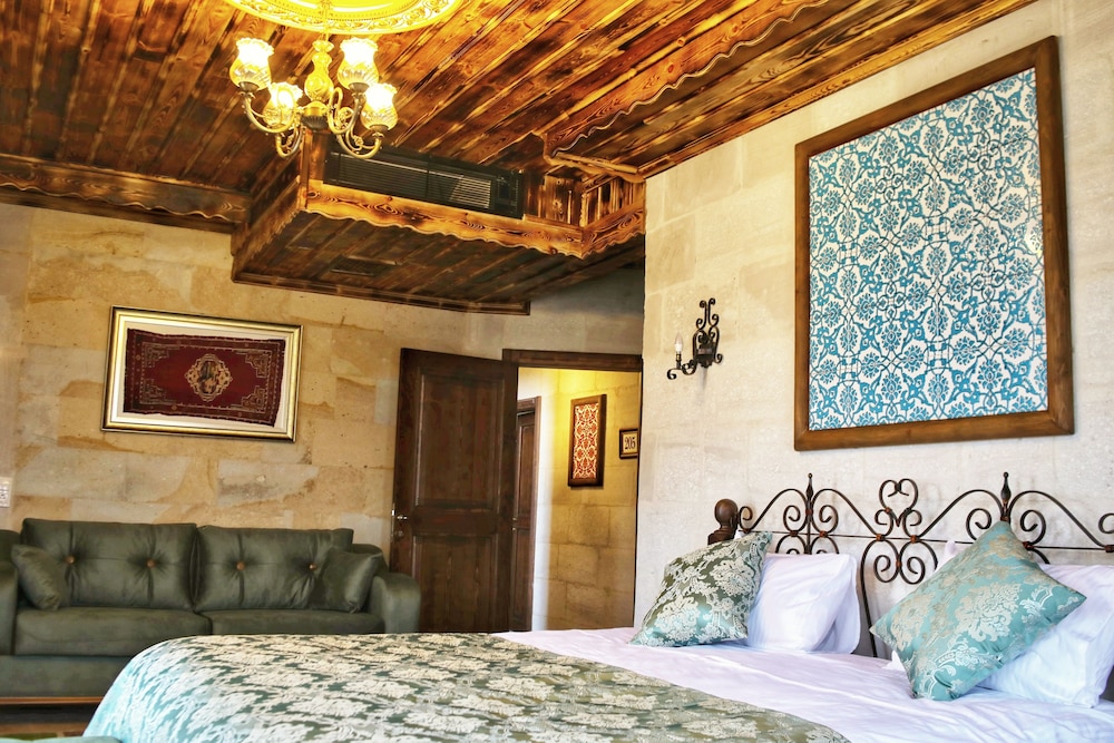 DELUXE, DOUBLE BED, VALLEY VIEW