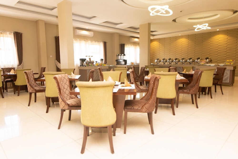 Crossroads Hotel Blantyre 30/47