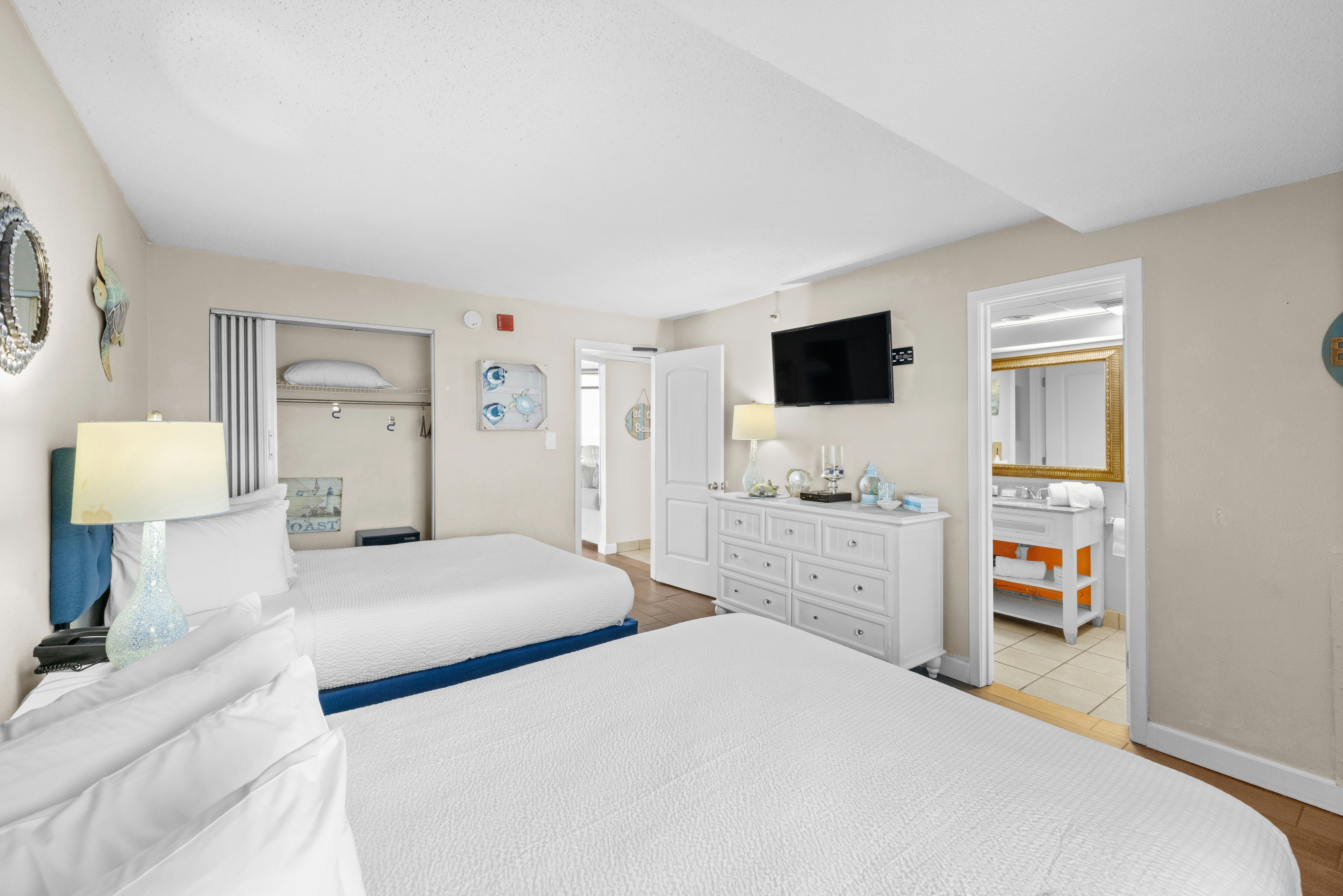 Monterey Bay Suites 13/81