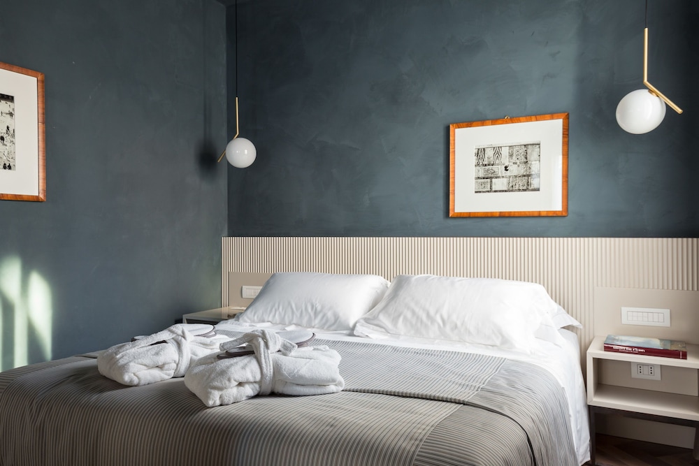 LIASSIDI WELLNESS SUITES 12/46