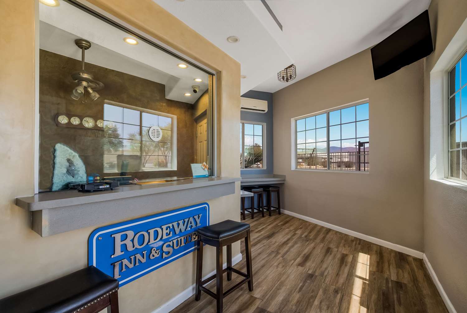 Rodeway Inn Near Coachella 7/27