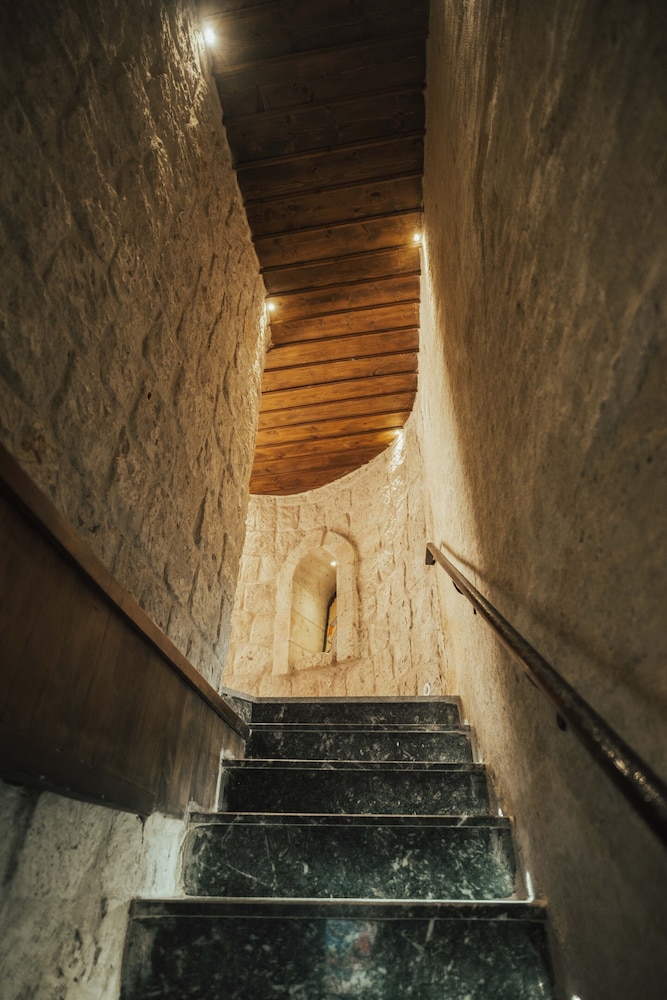 Hu of Cappadocia 25/50