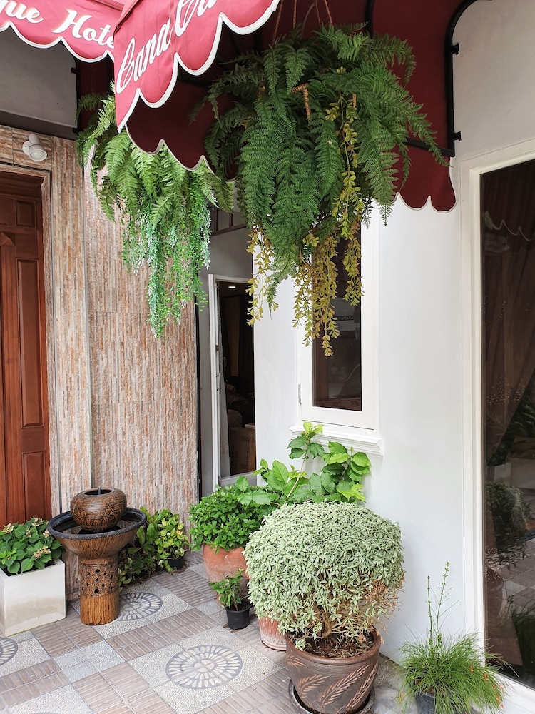 Cana Boutique Hotel 40/43