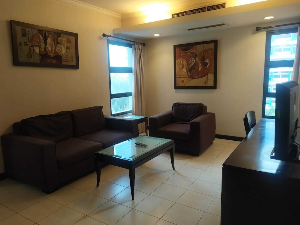 Grand Tropic Suites Jakarta 43/64