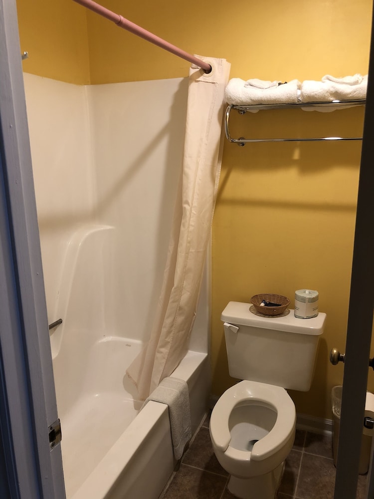 Americas Best Value Inn Jonesville 6/20