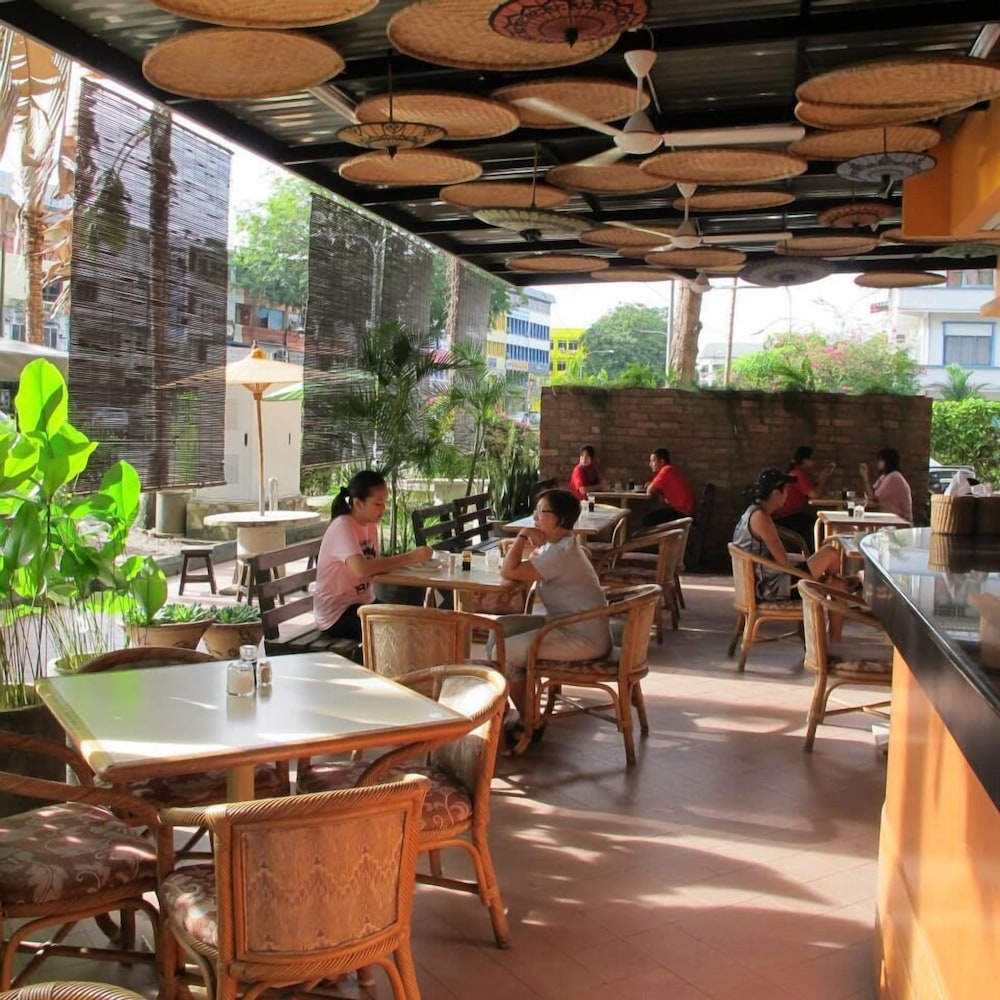 The Orchid Hotel 17/18