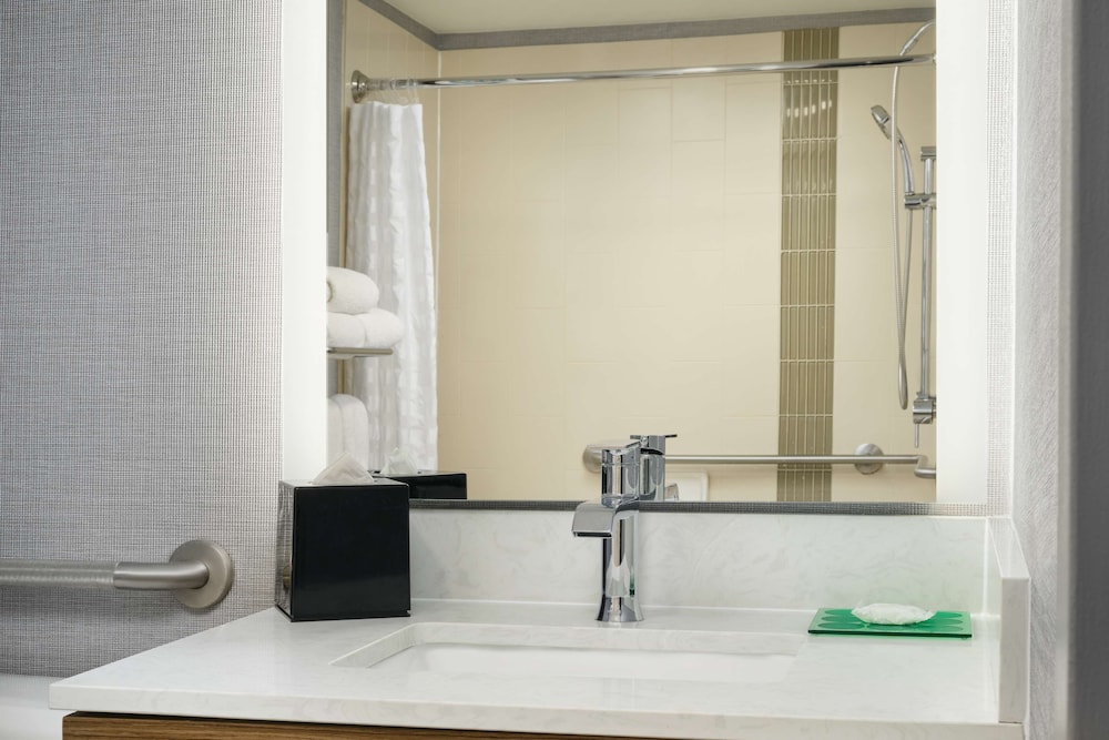 Hyatt Place Greensboro 53/54