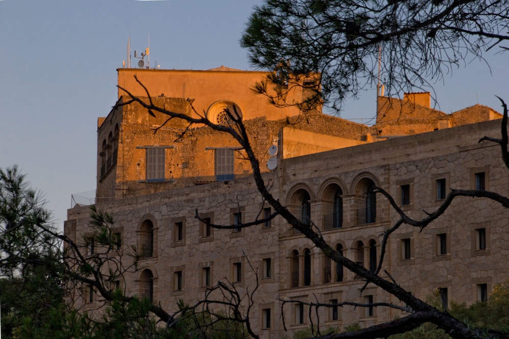 Petit Hotel Hostatgeria Sant Salvador 4/66