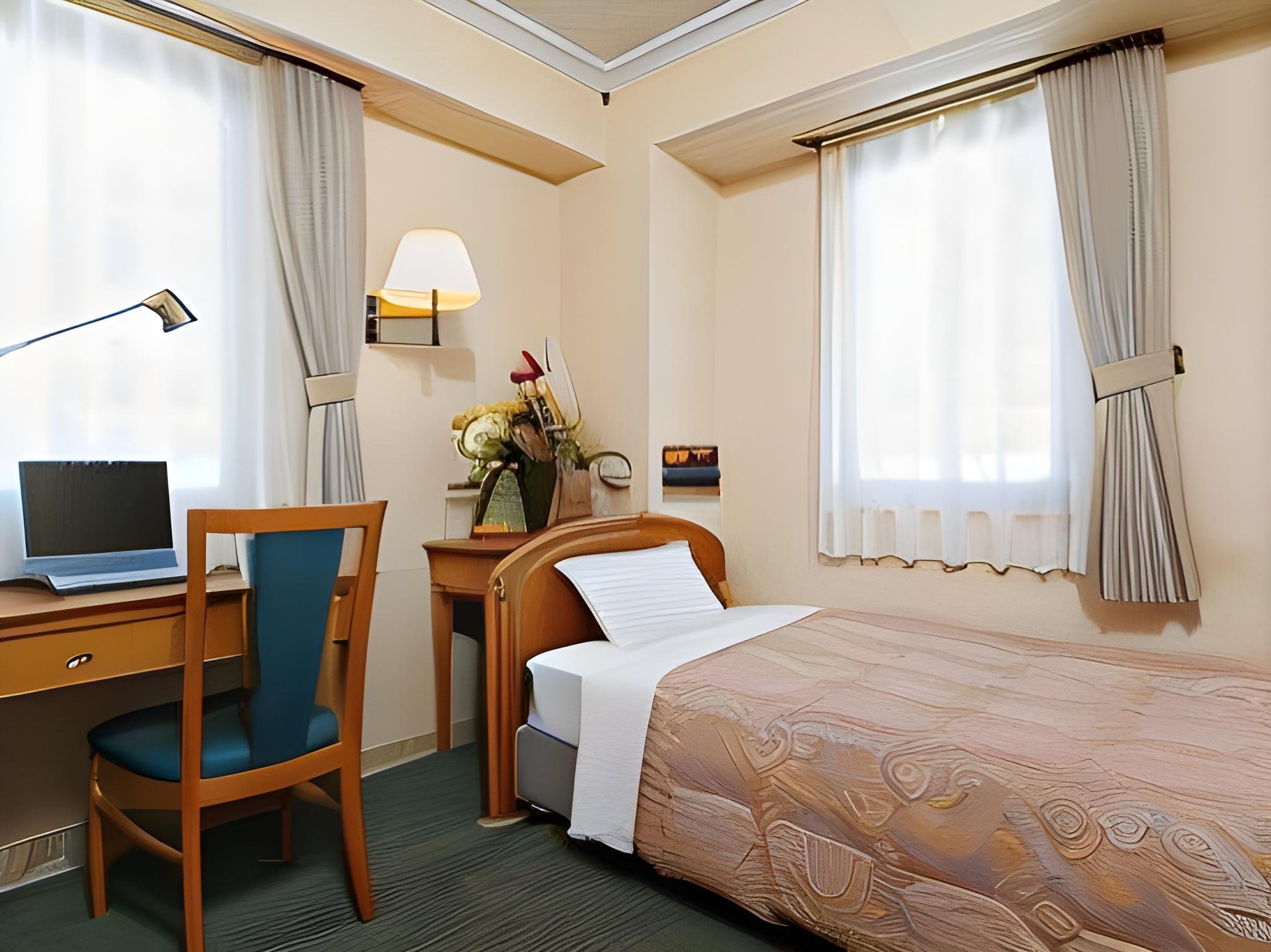 Fukuyama Rose Garden Hotel 16/82
