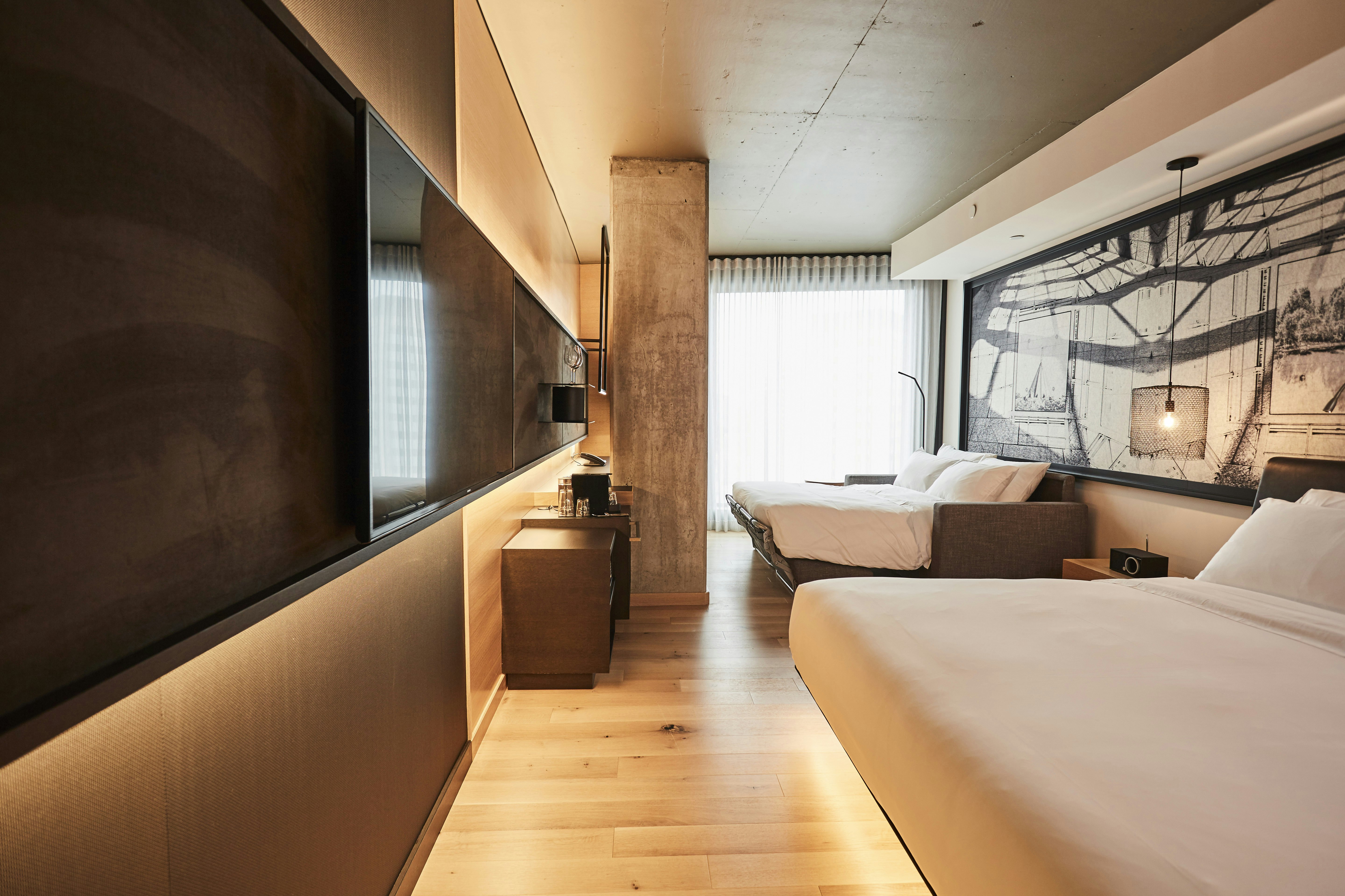 CLASSIC, KING BED, SOFA