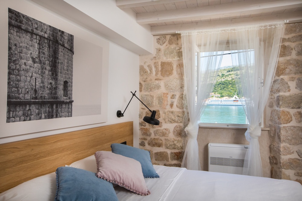Bova Luxury Rooms 11/36