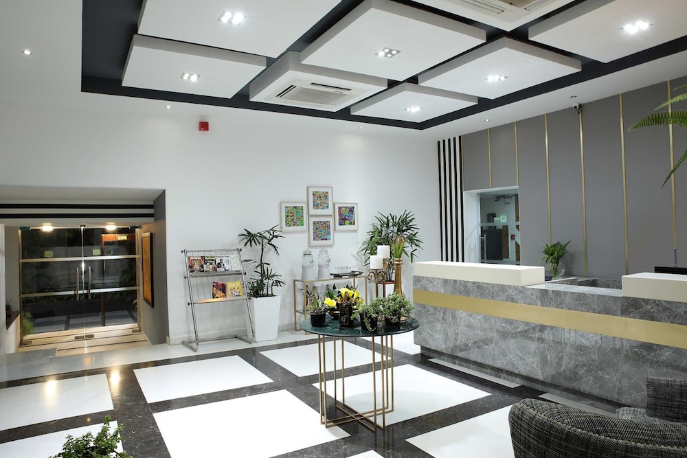 Ahuja Residency Sunder Nagar 5/50