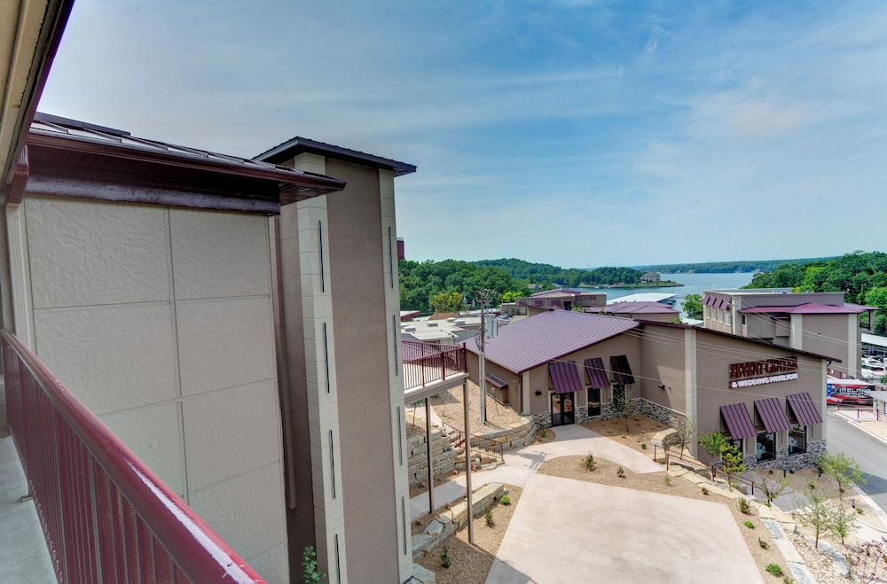 The Resort at Lake of the Ozarks 3/51