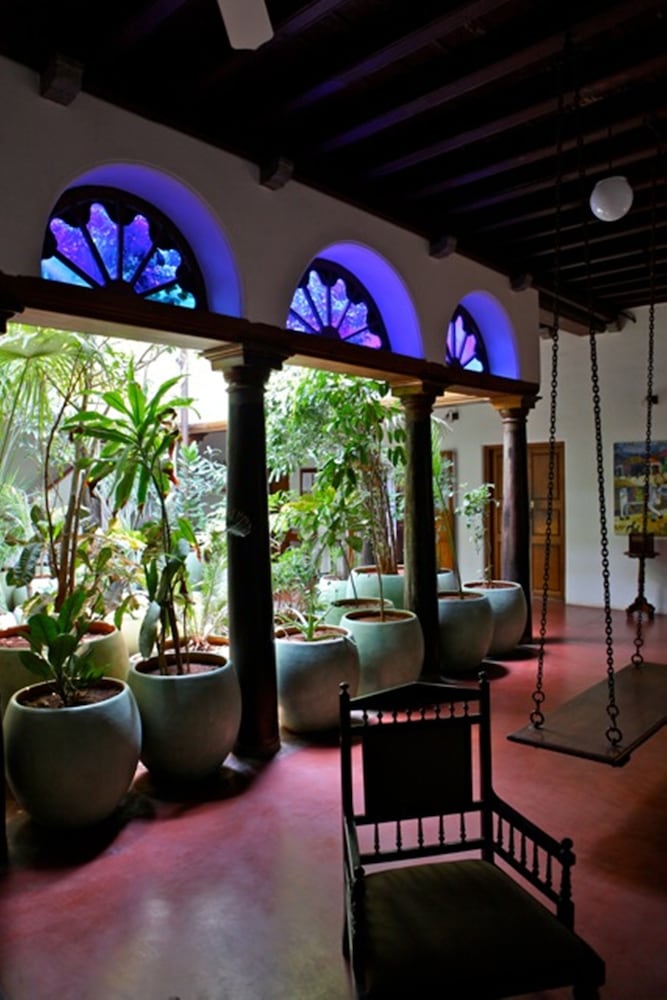 Maison Perumal Hotel & Restaurant CGH Earth 33/40