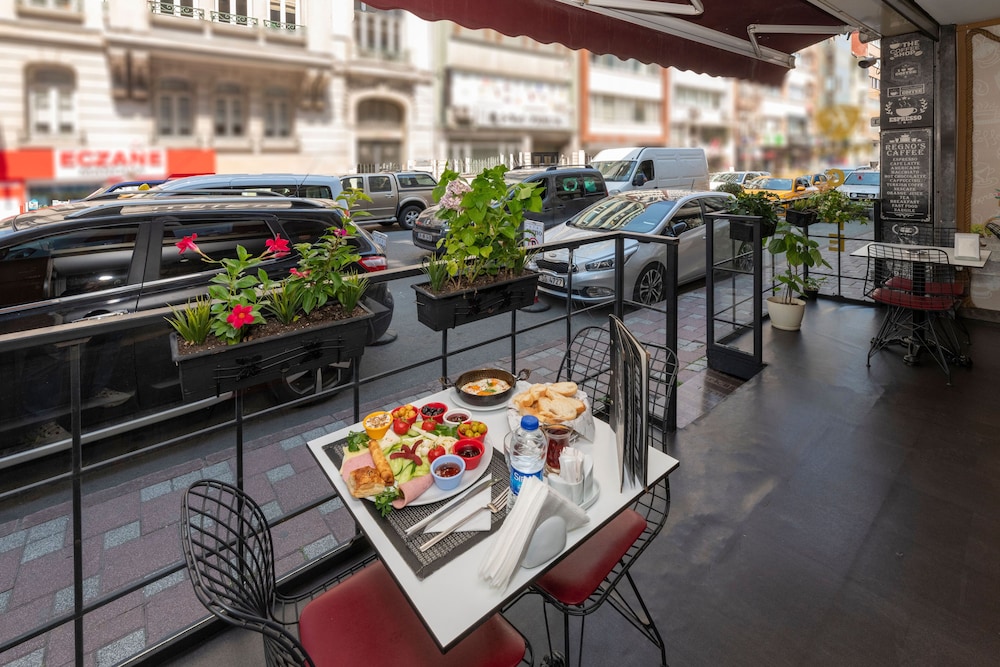 Regno Hotel 49/59
