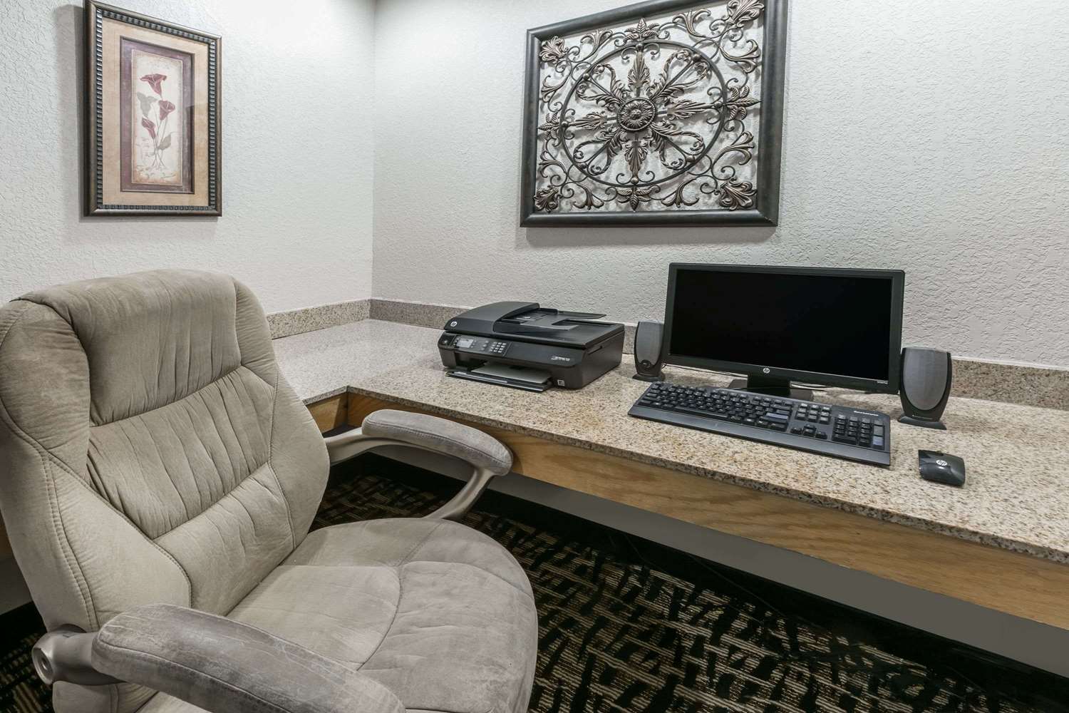 Ramada By Wyndham Oklahoma City Airport North 26/32