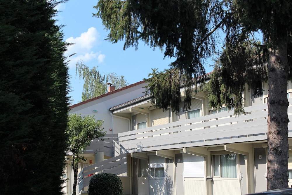 CAMPANILE VICHY - BELLERIVE SUR ALLIER 3/50