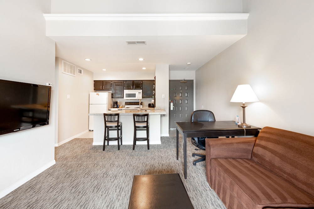 room, multiple beds