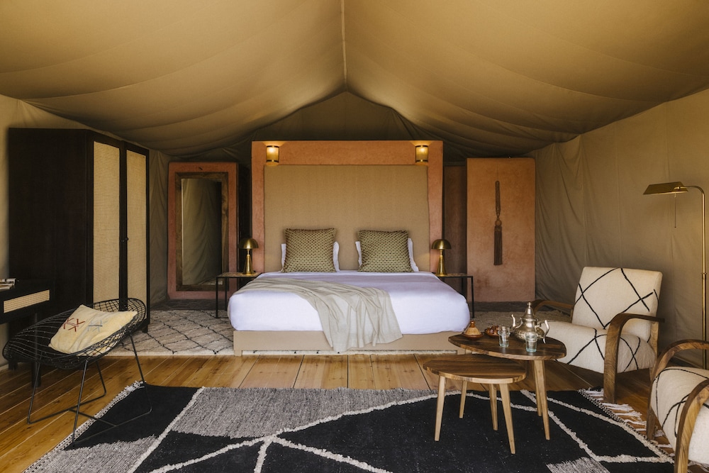 Atlas, Lodge, King Bed