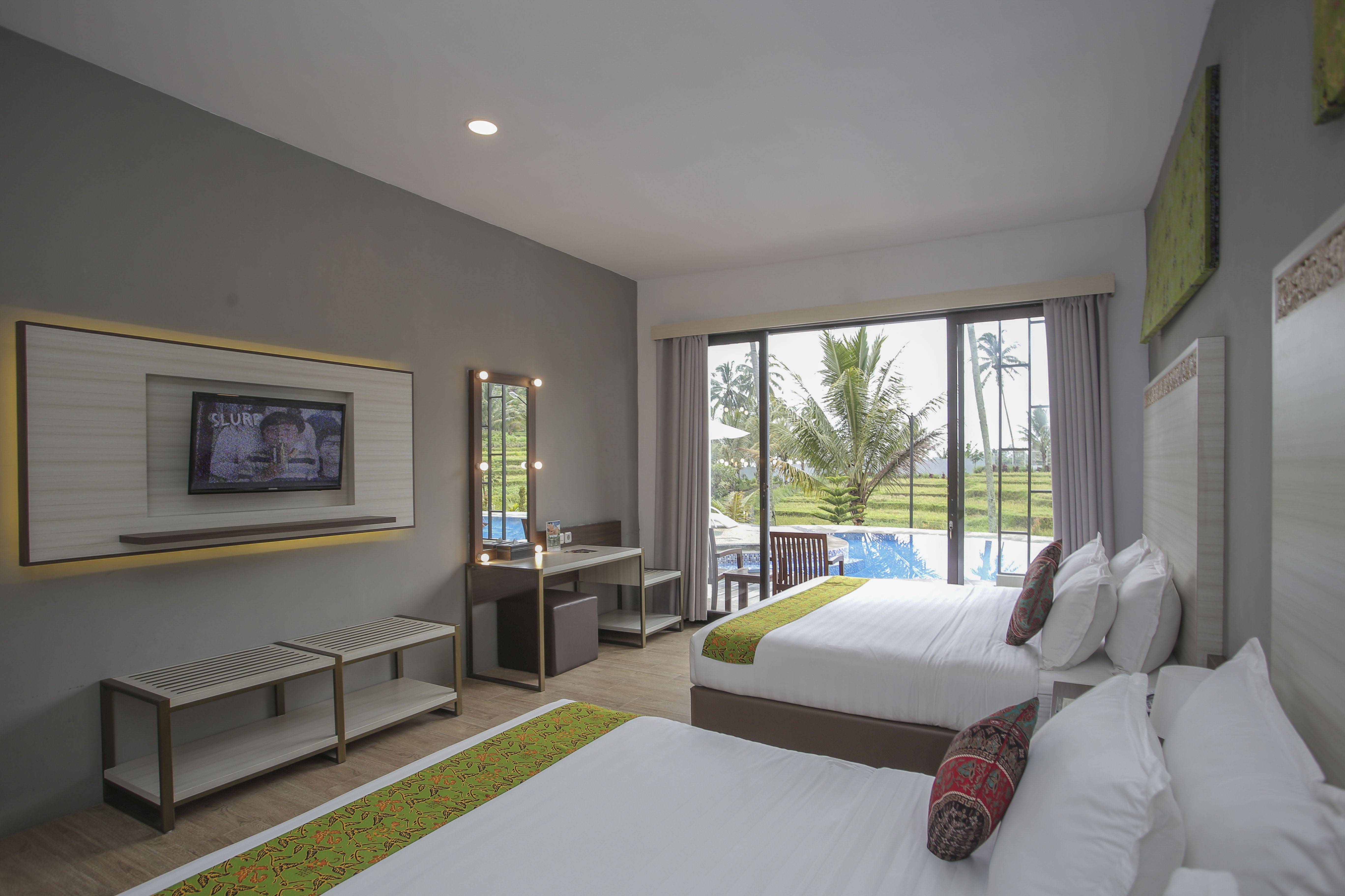 Family, Pool Access