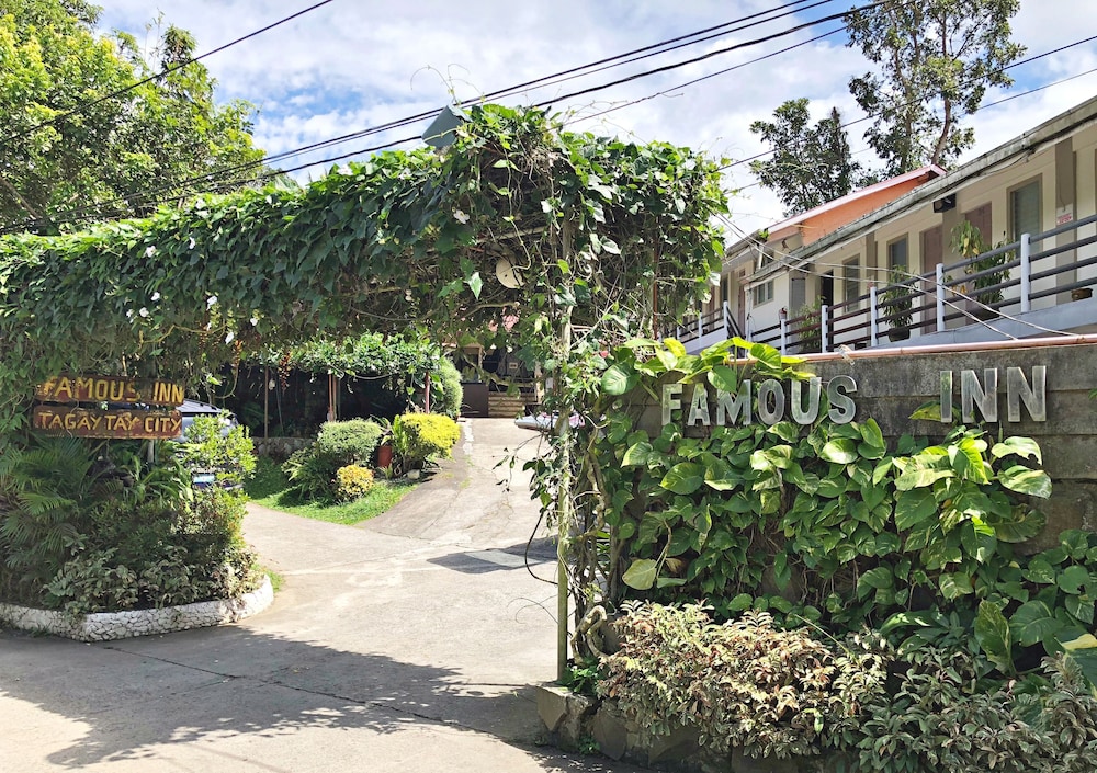 Famous Inn 40/42