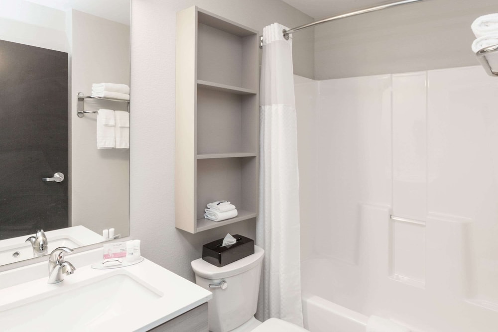 Microtel Inn And Suites By Wyndham West Fargo 28/28