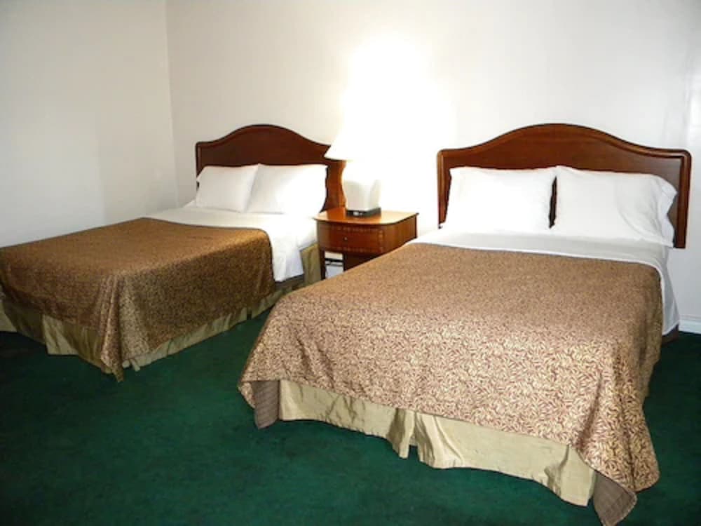 Fairway Inn by the Falls 23/44