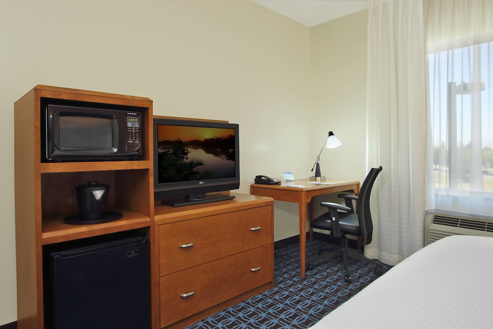 Fairfield Inn Suites By Marriott Fresno Clovis 33/36