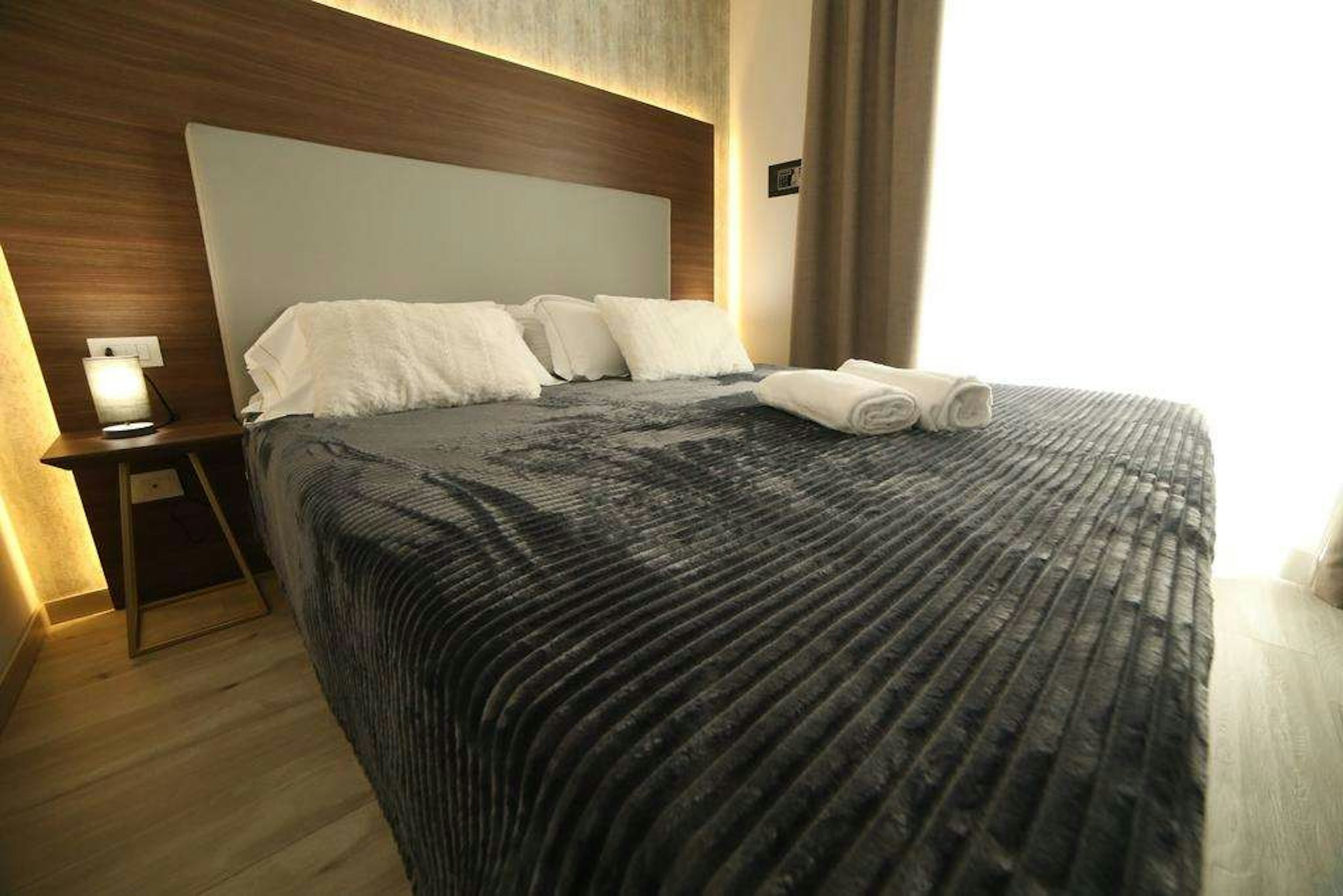 8 Room Hotel 26/80